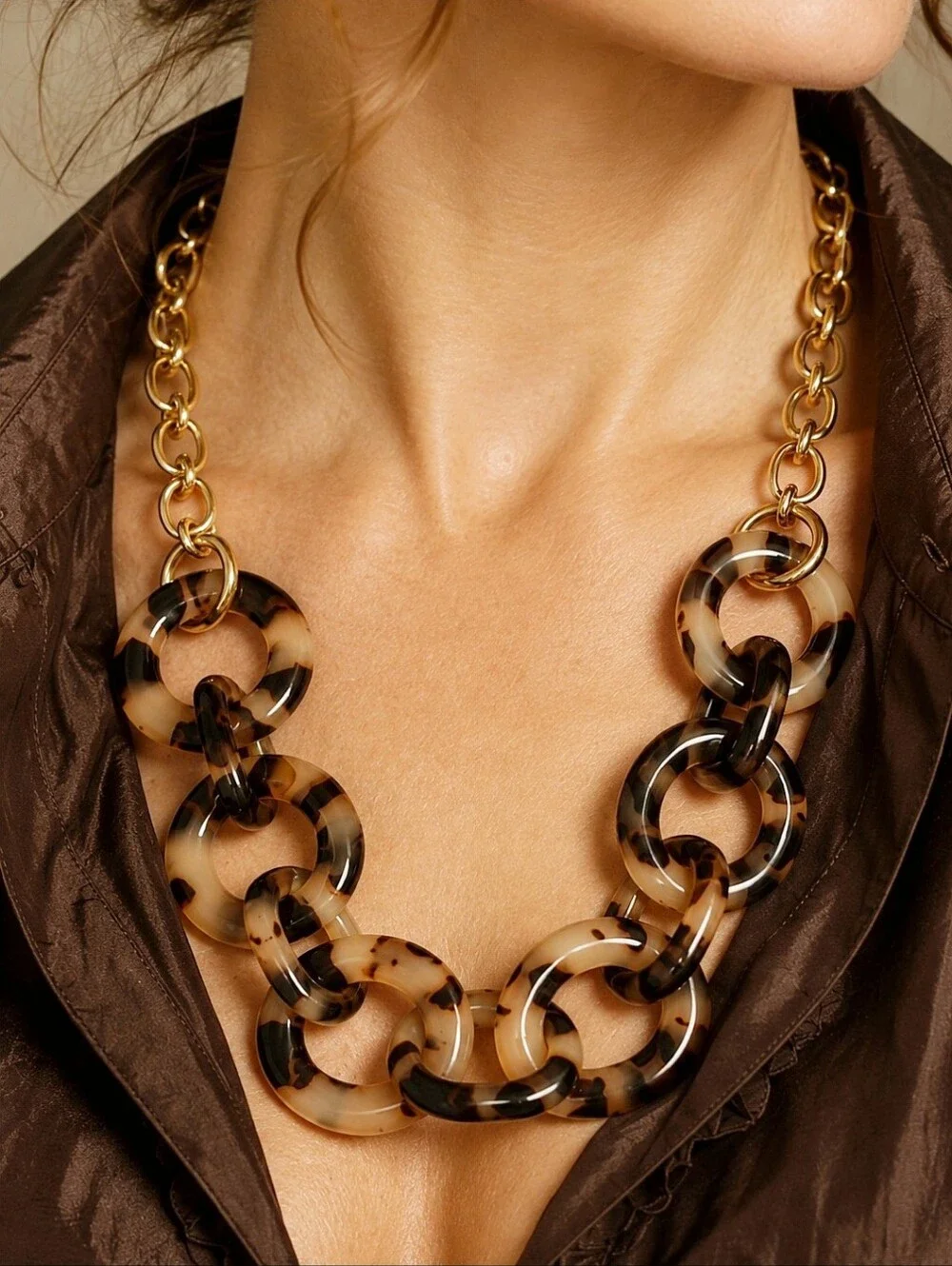 J. Crew Faux Brown Mottled Nude Tortoise Link Brass Tone Light Weight Necklace